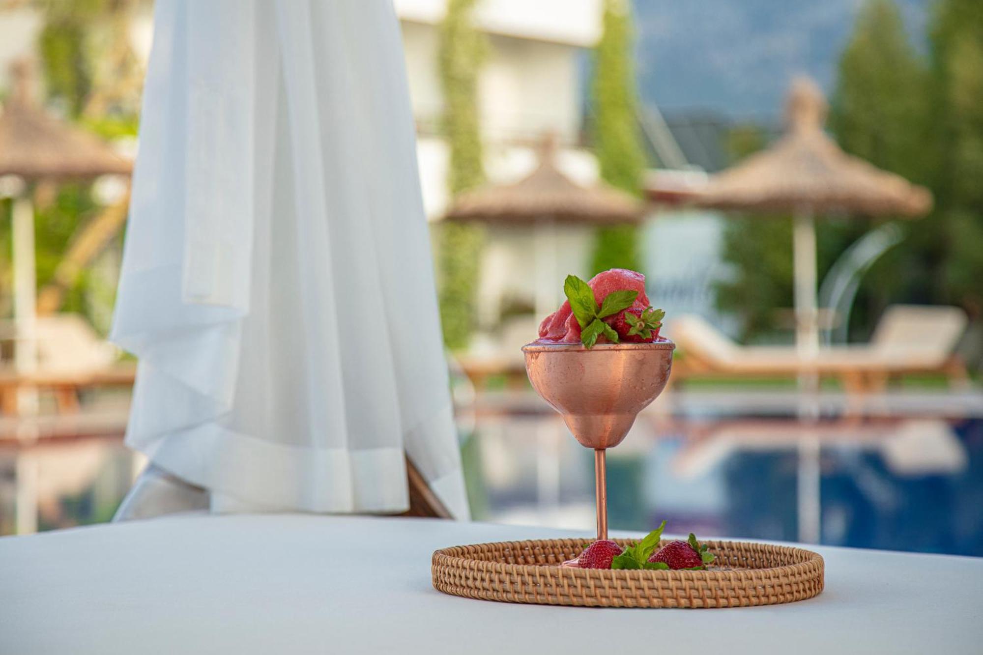 Palmonte Suites Hotel & Spa Karavas  Exterior photo
