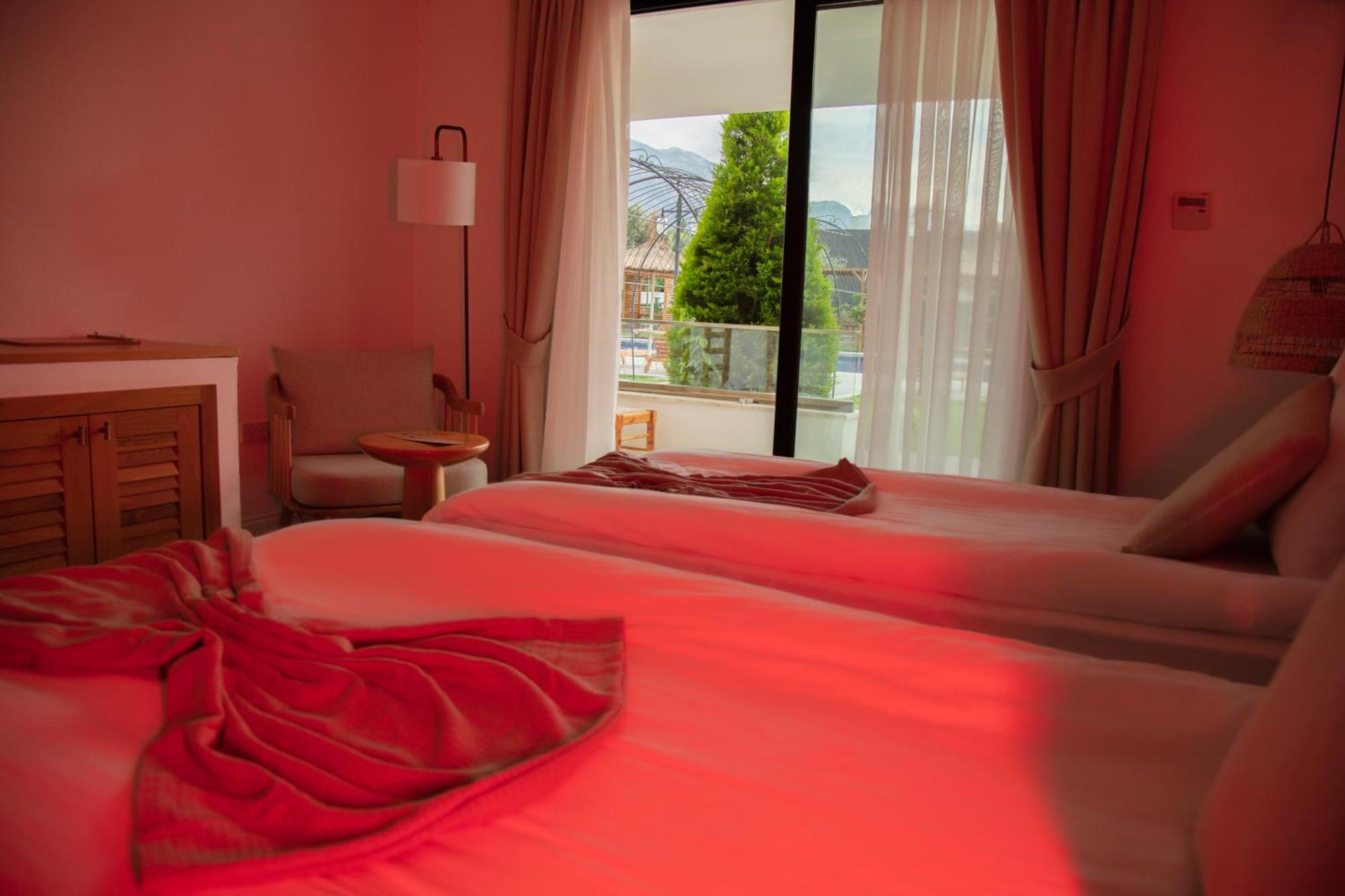 Palmonte Suites Hotel & Spa Karavas  Exterior photo